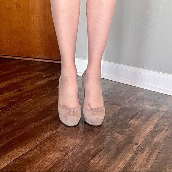 Dior Nude Suede Ballet Heels with Bows and Square Toes - Picture 9 of 15